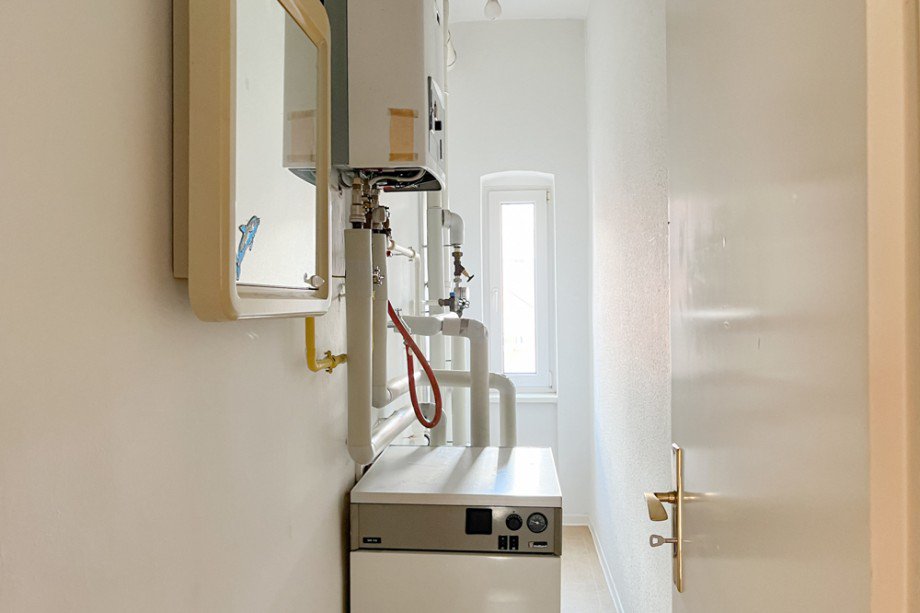 Hauswirtschaftsraum mit Heizung Erdgeschosswohnung Erfurt