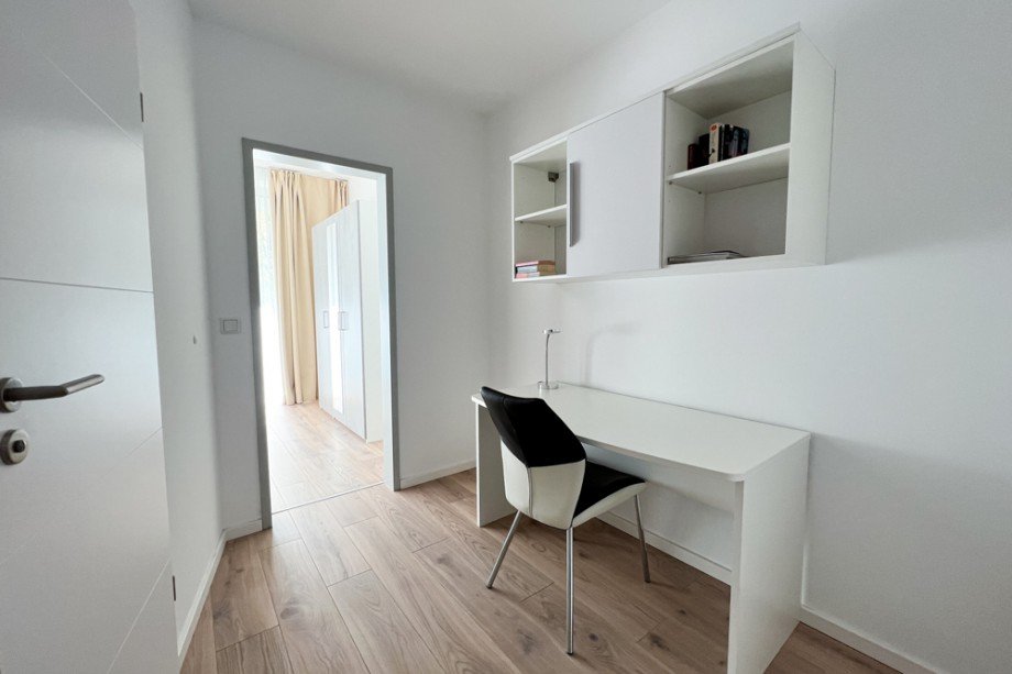 Flur mit Arbeitsbereich Erdgeschosswohnung Erfurt
