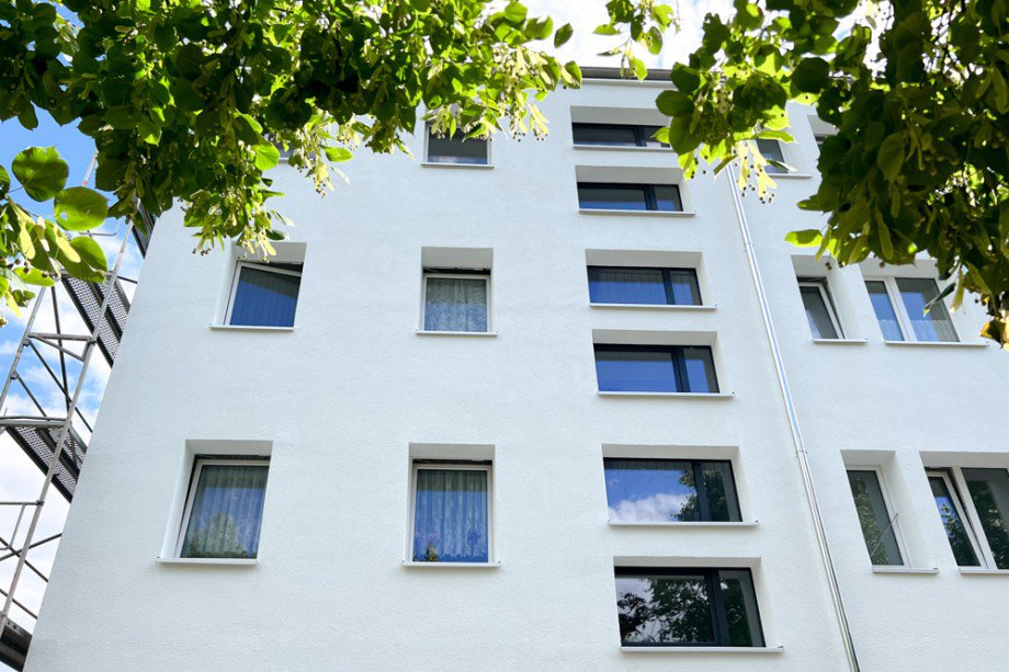 Frischrenovierte Fassade Erdgeschosswohnung Buttst�dt