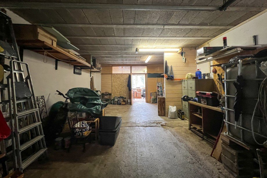 Garage mit Blick ins Bonuszimmer Einfamilienhaus Erfurt / Niedernissa