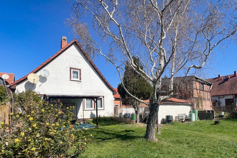 Hauskauf in Erfurt Molsdorf Erfurt / Molsdorf Einfamilienhaus Kleines Einfamilienhaus mit 2 Scheunen auf Traumgrundst�ck in Erfurt/ Molsdorf