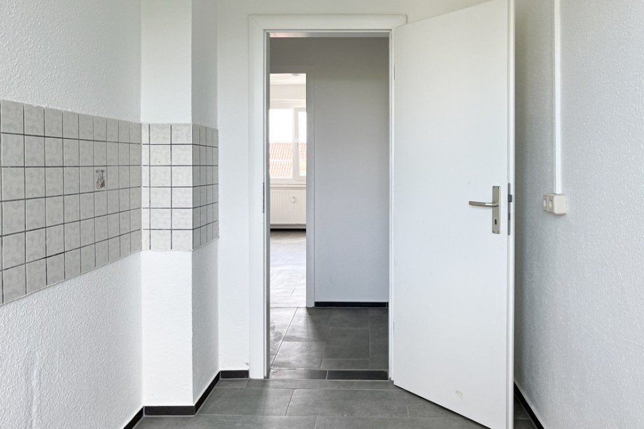 Blick aus der K�che in den Flur Etagenwohnung Buttst�dt