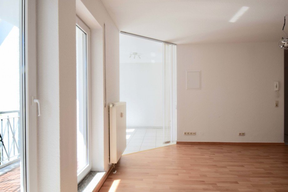Terrassent�ren mit Blick zur K�che Etagenwohnung Erfurt