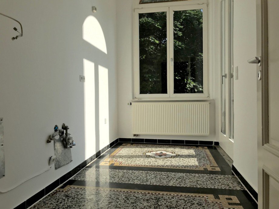 K�che mit Mosaikboden und Gartenzugang Erdgeschosswohnung Erfurt