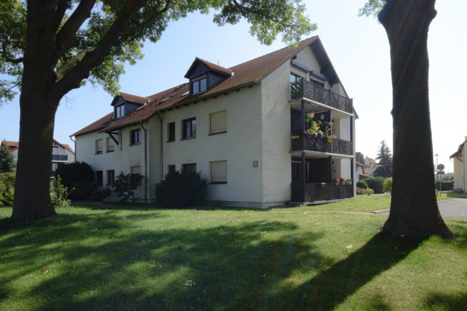 Hausansicht Eingangsseite Dachgeschosswohnung Erfurt/ Gottstedt
