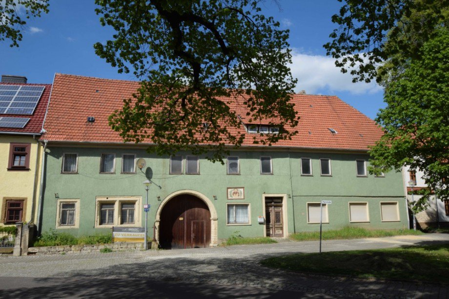 Denkmalgesch�tzter Vierseitenhof Mehrfamilienhaus Tonna / Gr�fentonna