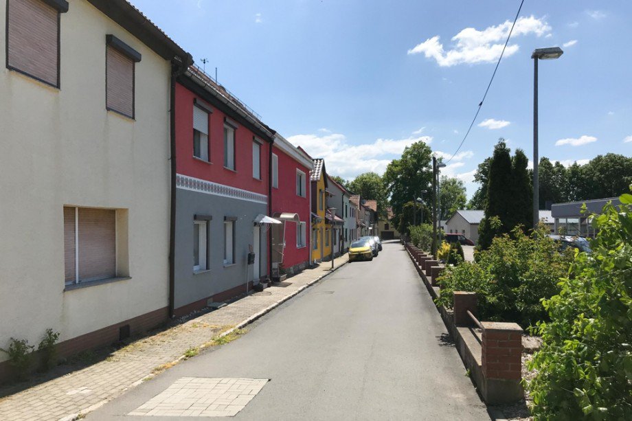 Bunte H�userfronten in der Neuen Gasse Reihenhaus Bad Frankenhausen/Kyffh�user