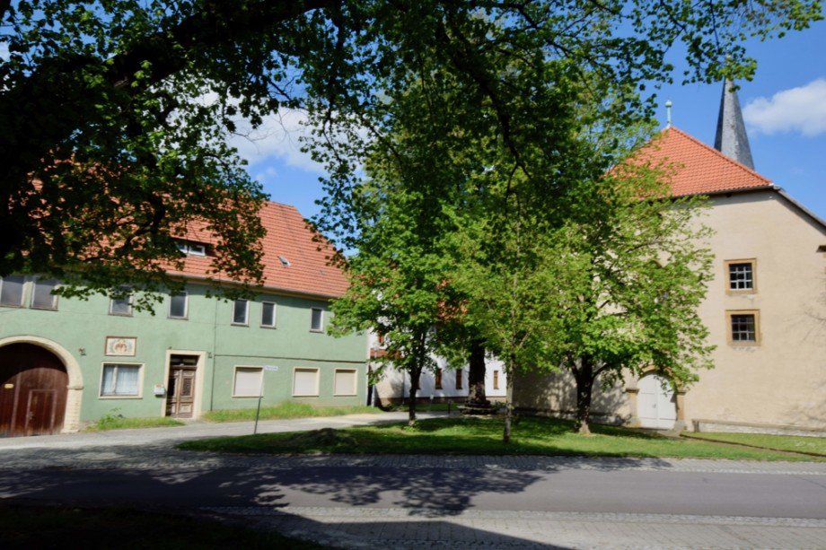 Gro�es Wohnhaus an der Kirche Mehrfamilienhaus Tonna / Gr�fentonna