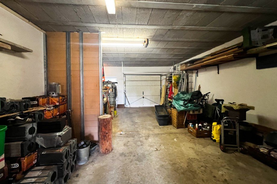 Gro�e Garage Einfamilienhaus Erfurt / Niedernissa
