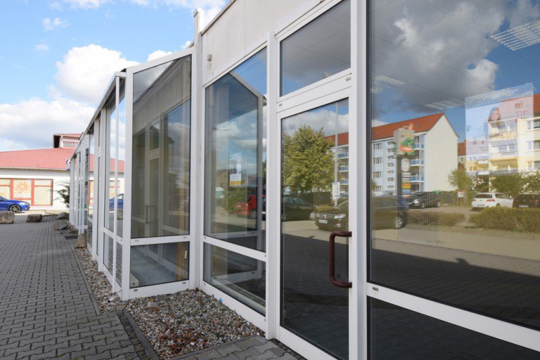 Eingangst�r Ichtershausen Ladenlokal Helles Ladenlokal in gut frequentiertem kleinen Einkaufszentrum