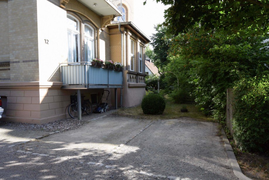 PKW-Stellpl�tze am Haus Etagenwohnung Erfurt