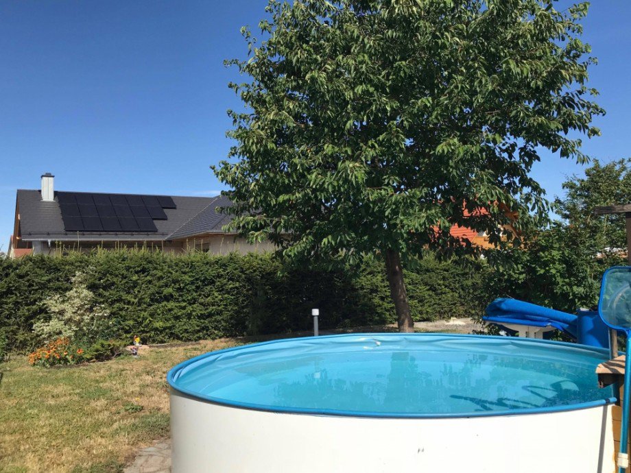 Pool mit Kirschbaum Einfamilienhaus Berlstedt