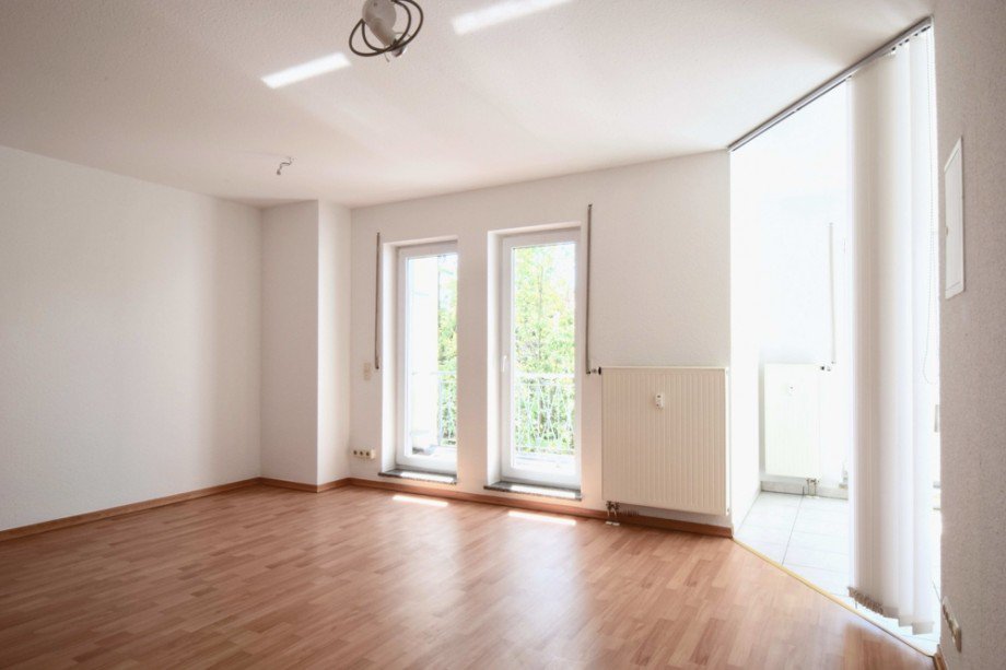 Wohnzimmer mit Loggia Etagenwohnung Erfurt