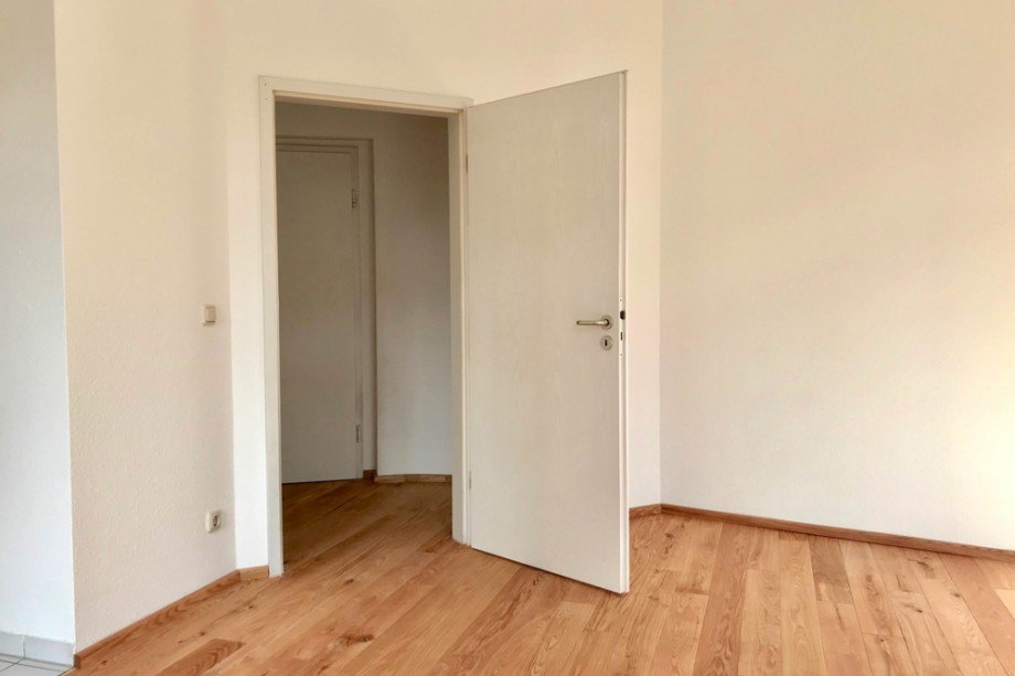 Blick in den Flur_WE2 Etagenwohnung Erfurt