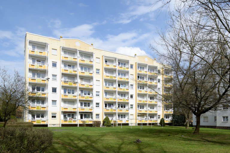Gartenansicht Am Schleierborn12 Eisenach Eisenach Etagenwohnung Sch�n geschnittene Dreiraumwohnung mit Balkon und Einbauk�che