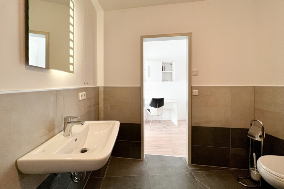 Blick vom Badezimmer in den Flur weitere Beherbergungsbetriebe Erfurt