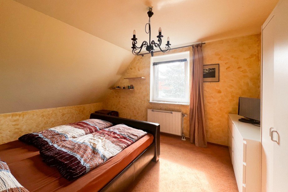 Gro�es Schlafzimmer Einfamilienhaus Erfurt / Niedernissa