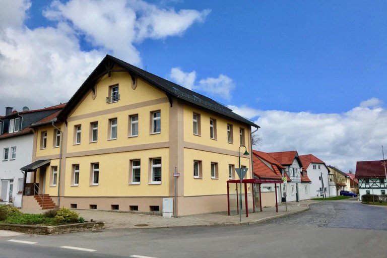 Wohnen in Udestedt_Schelkmann Immobilien Udestedt Dachgeschosswohnung Helle Dachgeschosswohnung mit dekorativem Fachwerk