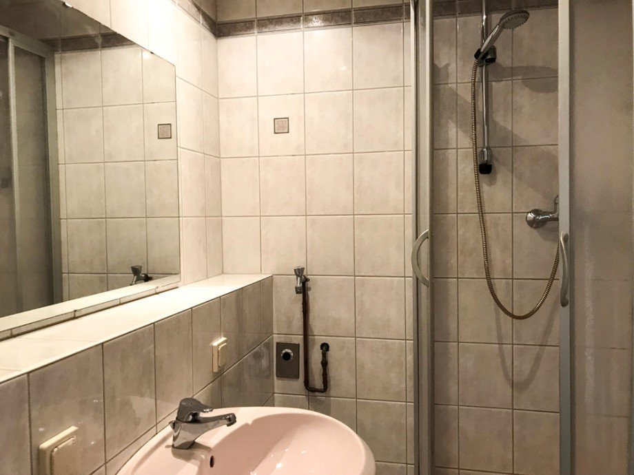Badezimmer mit Dusche Etagenwohnung Eisenach