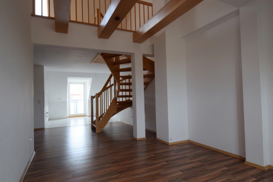 Treppe Blick in die K�che Dachgeschosswohnung Erfurt